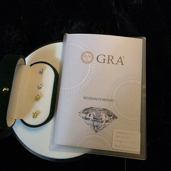 ✨ Moissanite Stud Earrings – Sterling Silver, Dazzling Sparkle! - Picture 2 of 3